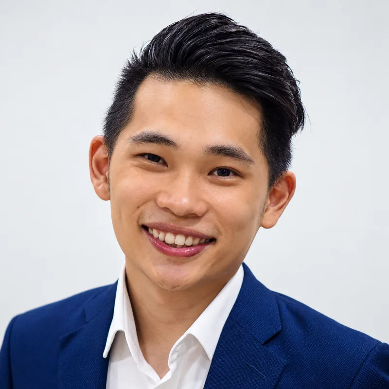 Chenming Yong in a professional headshot